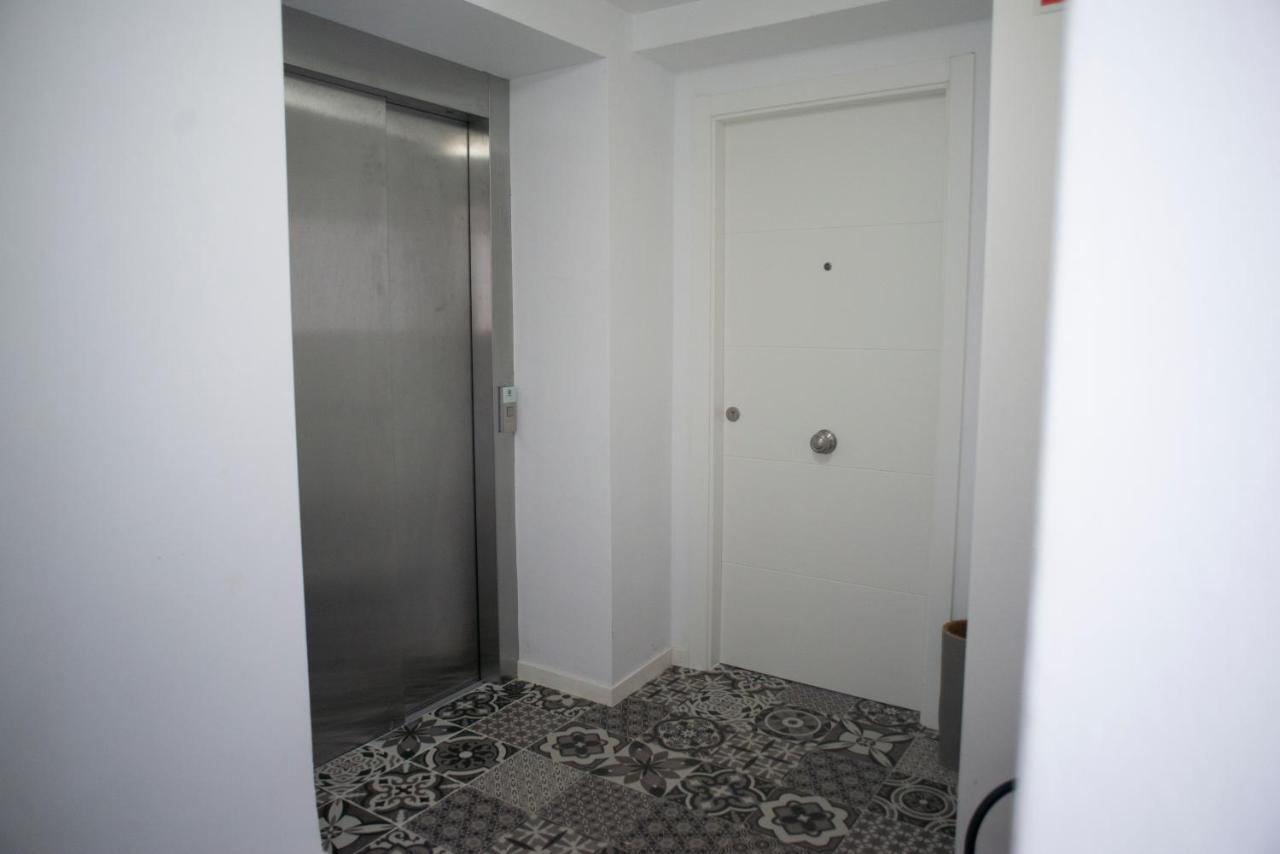 Apartment El Tanguillo Little